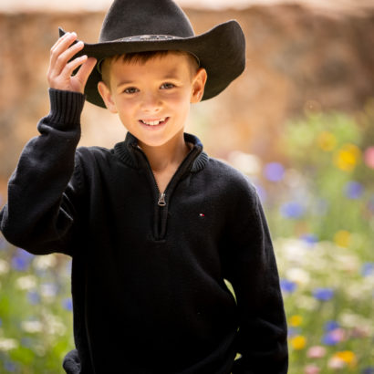 Young boy in cowboy hat